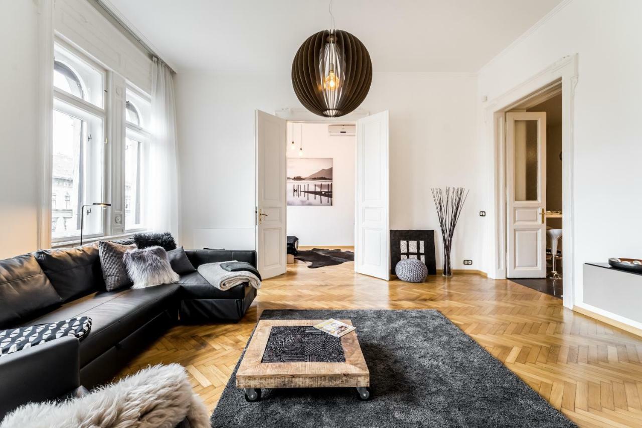 Bpr Luxe De Noir Et Blanc Apartment Budapest