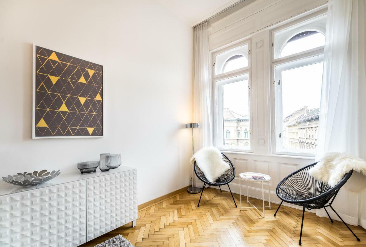 Apartment Bpr Luxe De Noir Et Blanc Budapest